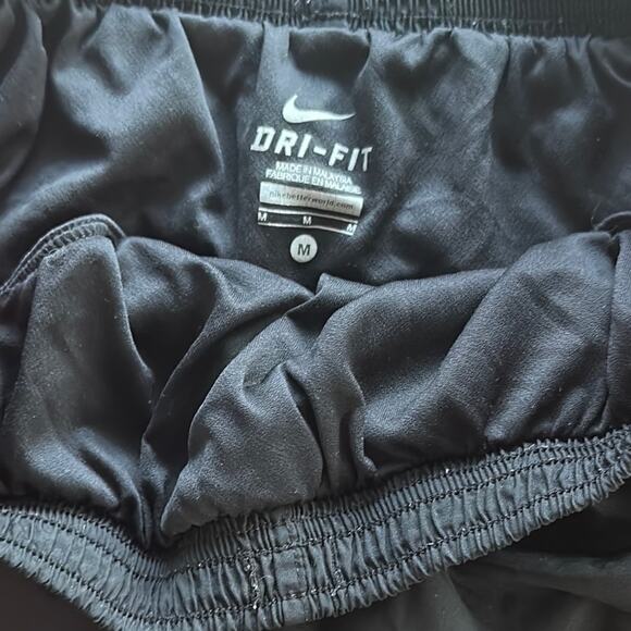 Nike Tempo Black and Pink Athletic Running Shorts Medium Athletic Workout Gym - Picture 2 of 3